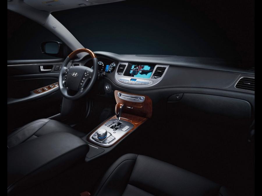  Hyundai Genesis Sedan 2009 года  (фото 32 из 47)